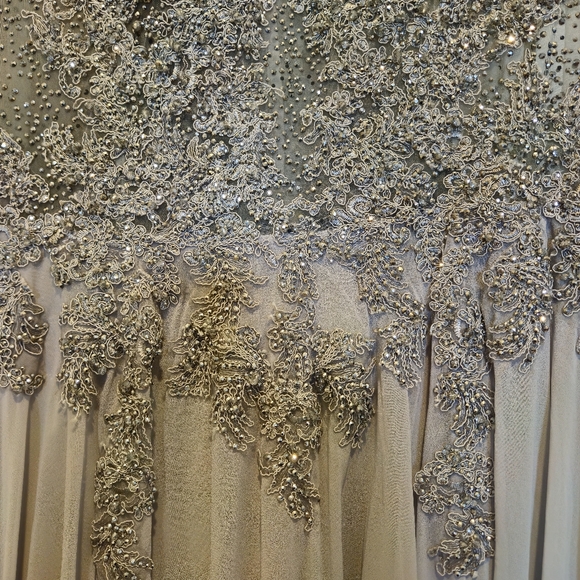 Daymor Couture Evening Gown Silver prom Dress size 14 - Picture 5 of 11